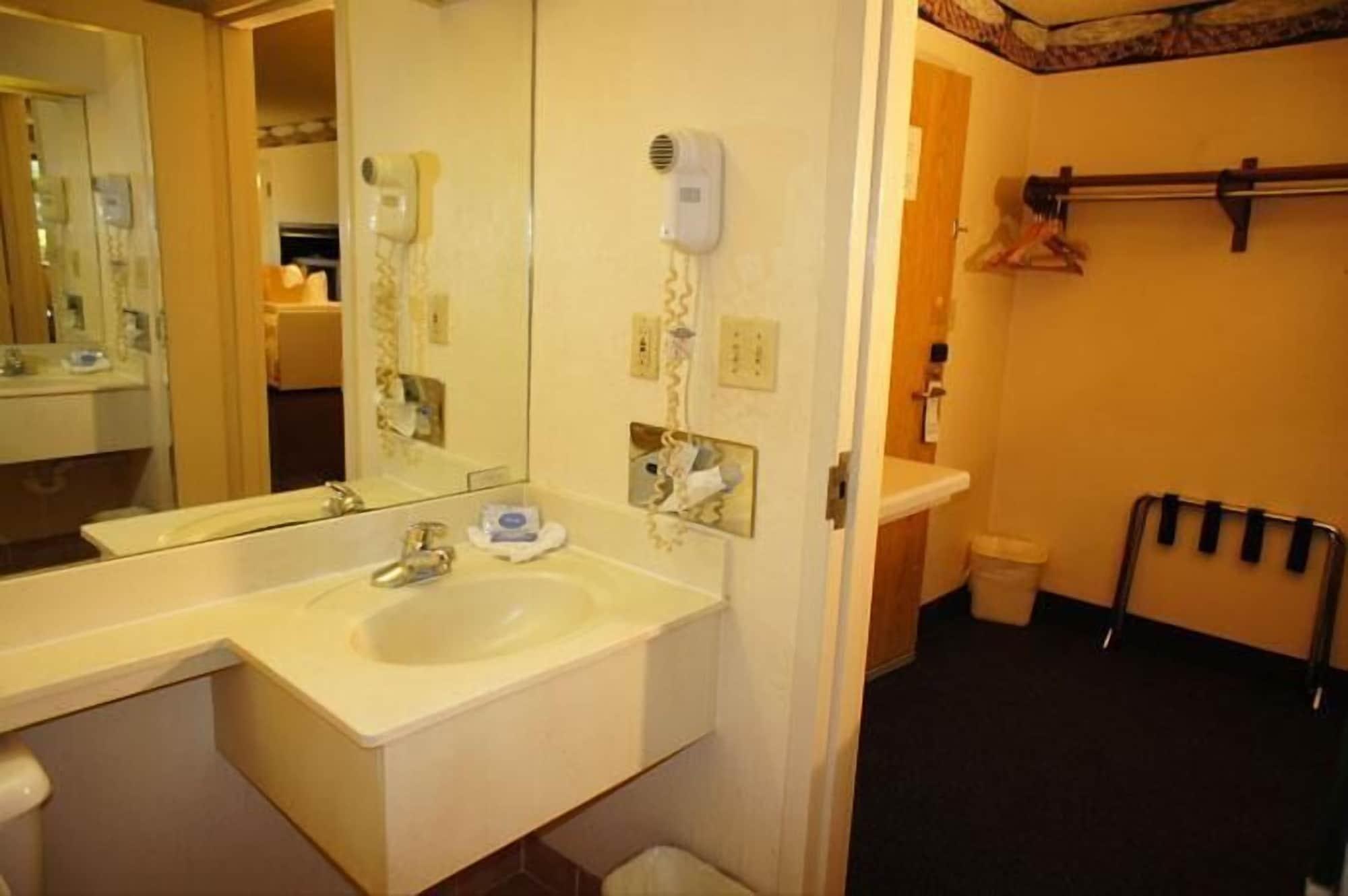Lincoln Inn Express Hotel And Suites Оклахома-Сити Экстерьер фото