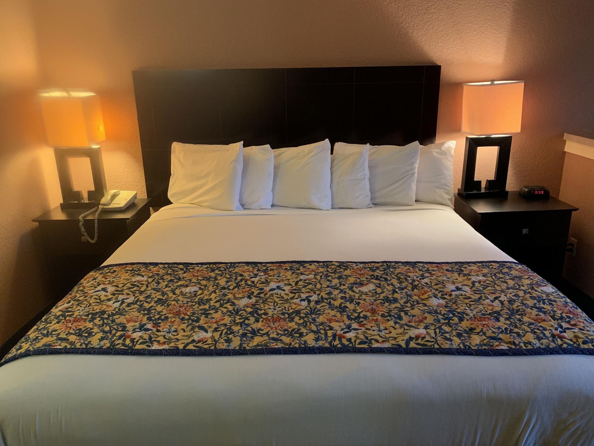 Lincoln Inn Express Hotel And Suites Оклахома-Сити Экстерьер фото