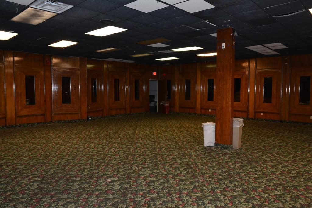 Lincoln Inn Express Hotel And Suites Оклахома-Сити Экстерьер фото