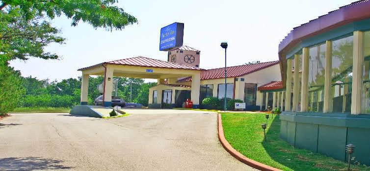 Lincoln Inn Express Hotel And Suites Оклахома-Сити Экстерьер фото